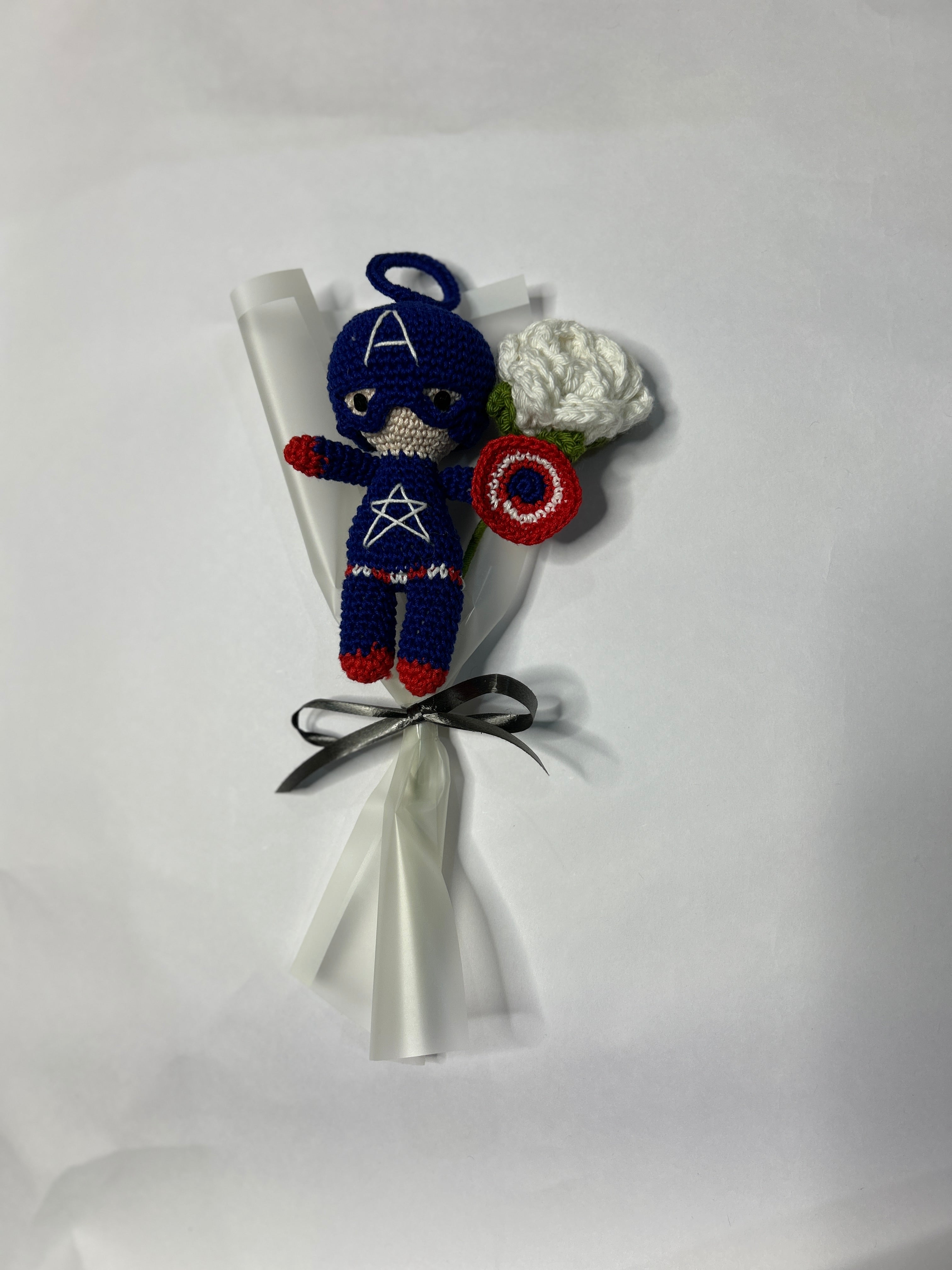 Captain America with rose combo bouquet